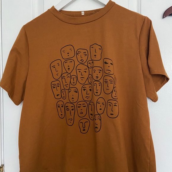 Women’s tee - Picture 3 of 4